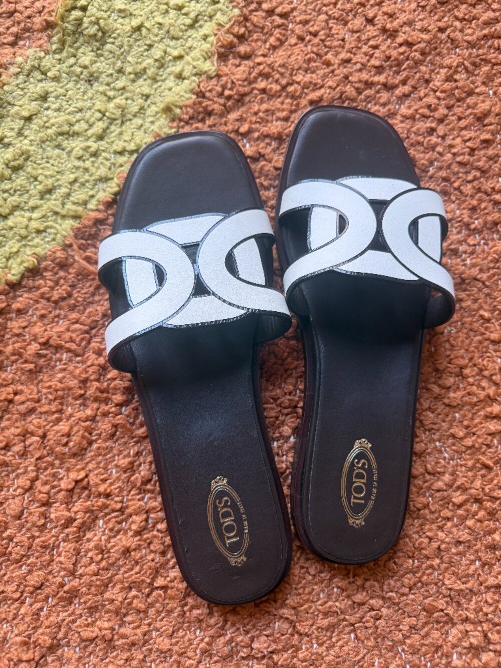 TOD'S Chain Link White Sandals Size 10 Brand New!